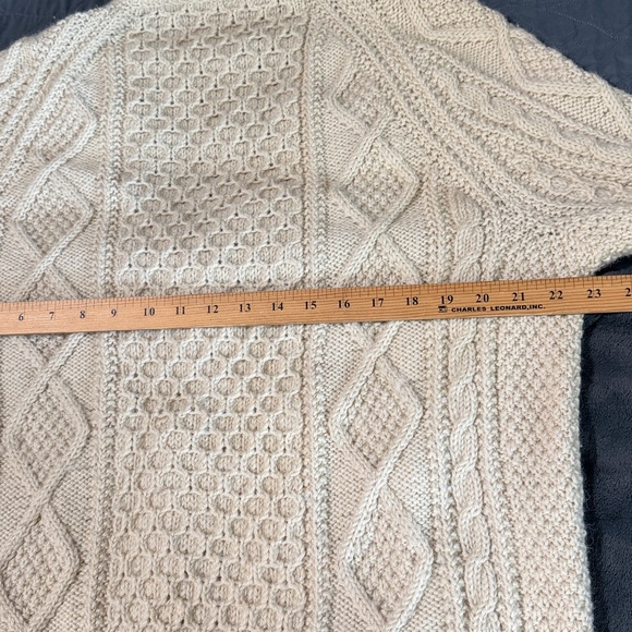 Hand Knit Button Irish Wool Aran Cardigan fisherman - Picture 7 of 9